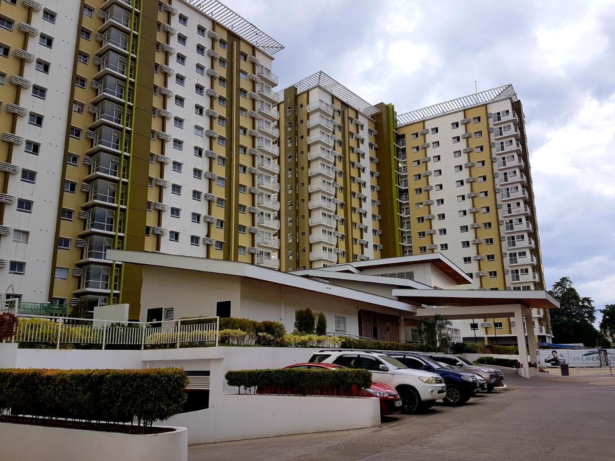 Keys 'N Places Holiday Rentals At Mesaverte Condo Cagayan de Oro Ngoại thất bức ảnh